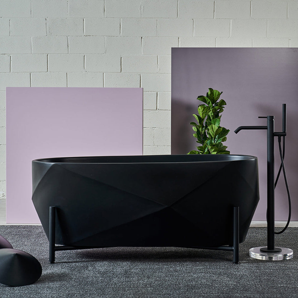 Banheira Facetada Oval – Design por Simone Coste