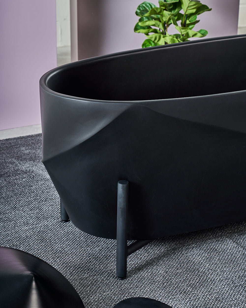 Banheira Facetada Oval – Design por Simone Coste