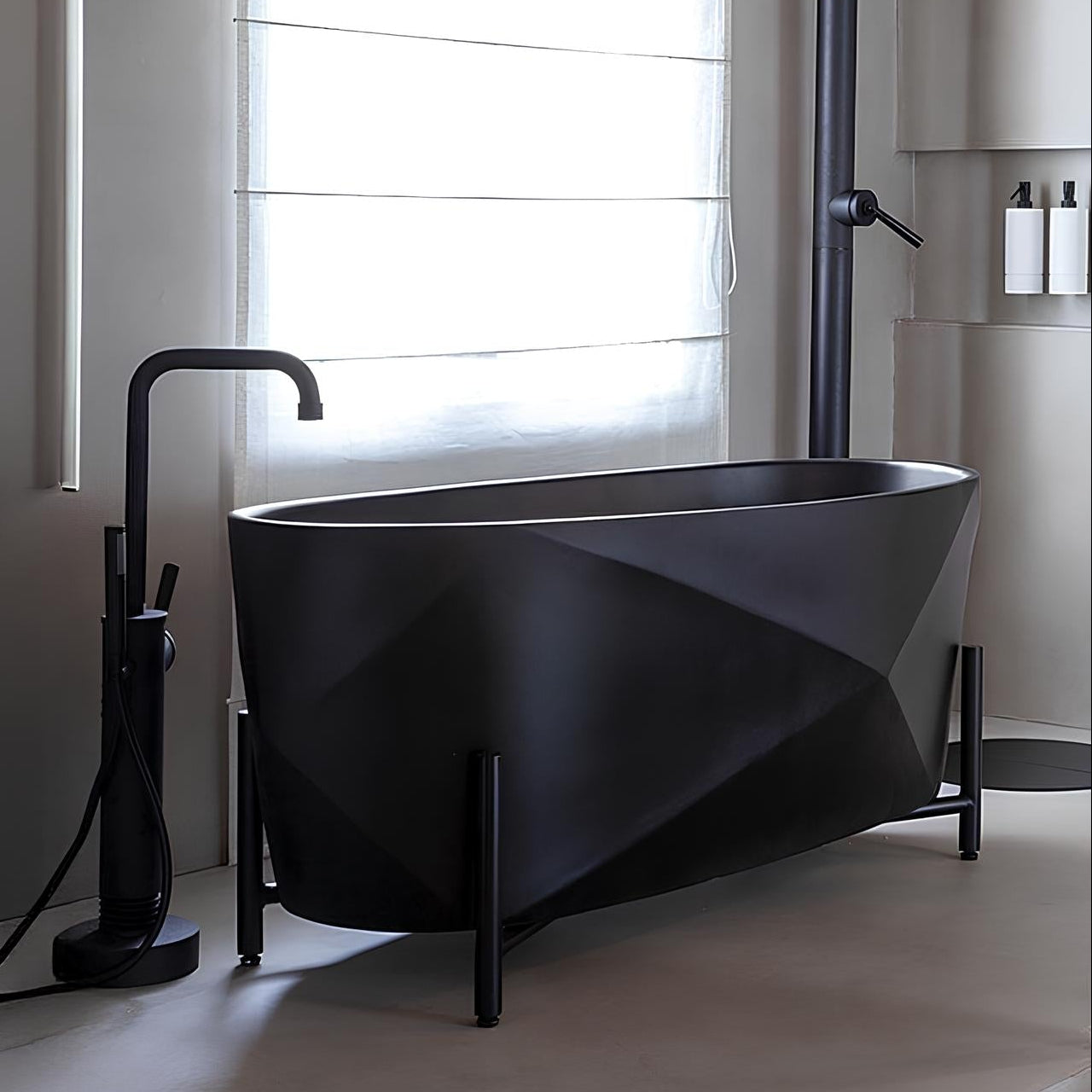 Banheira Facetada Oval – Design por Simone Coste