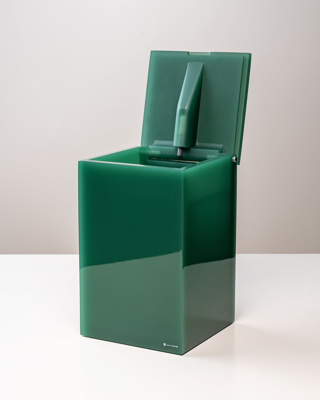 Lixeira Quadrada com Tampa Soft Close