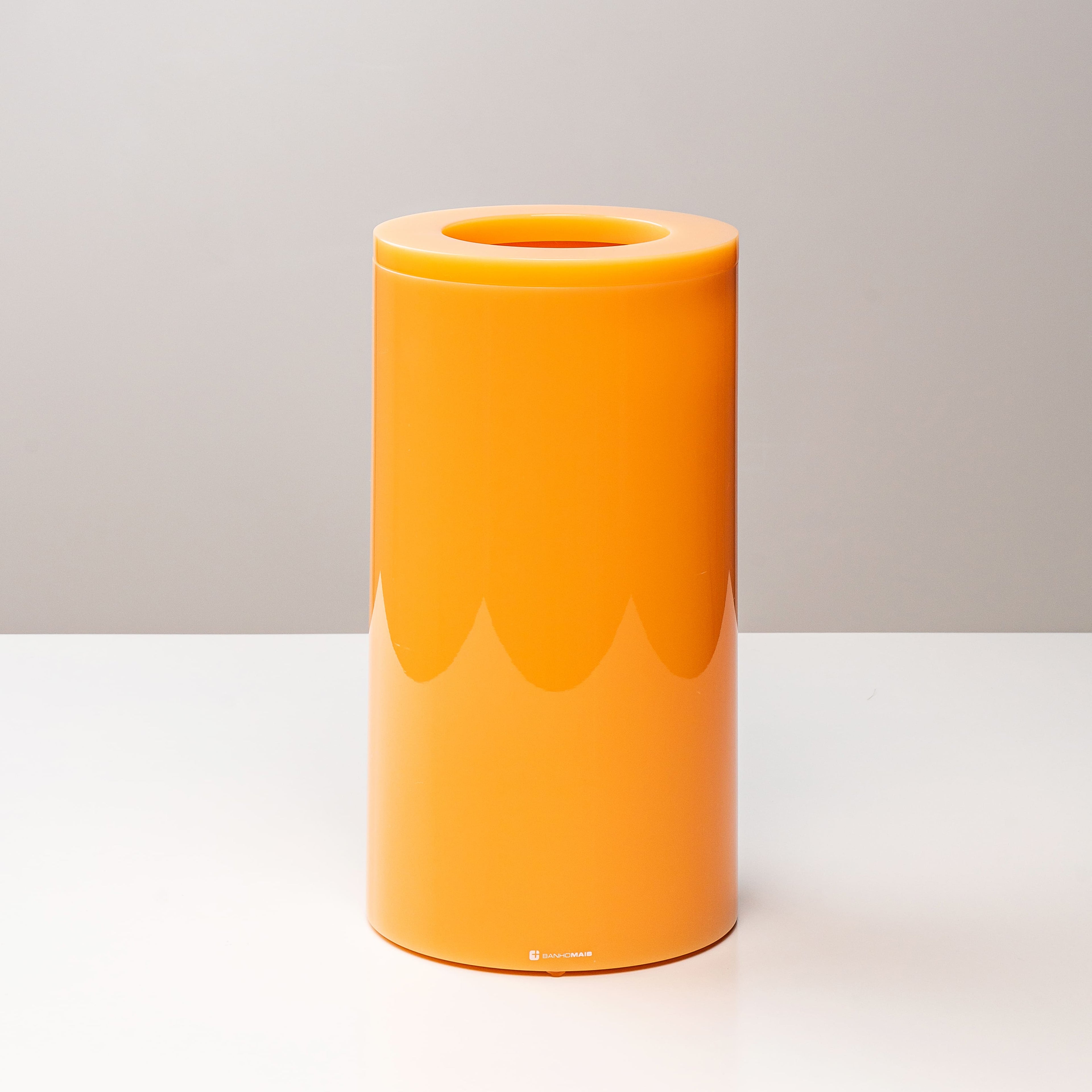 Lixeira TUBE com Tampa Vazada