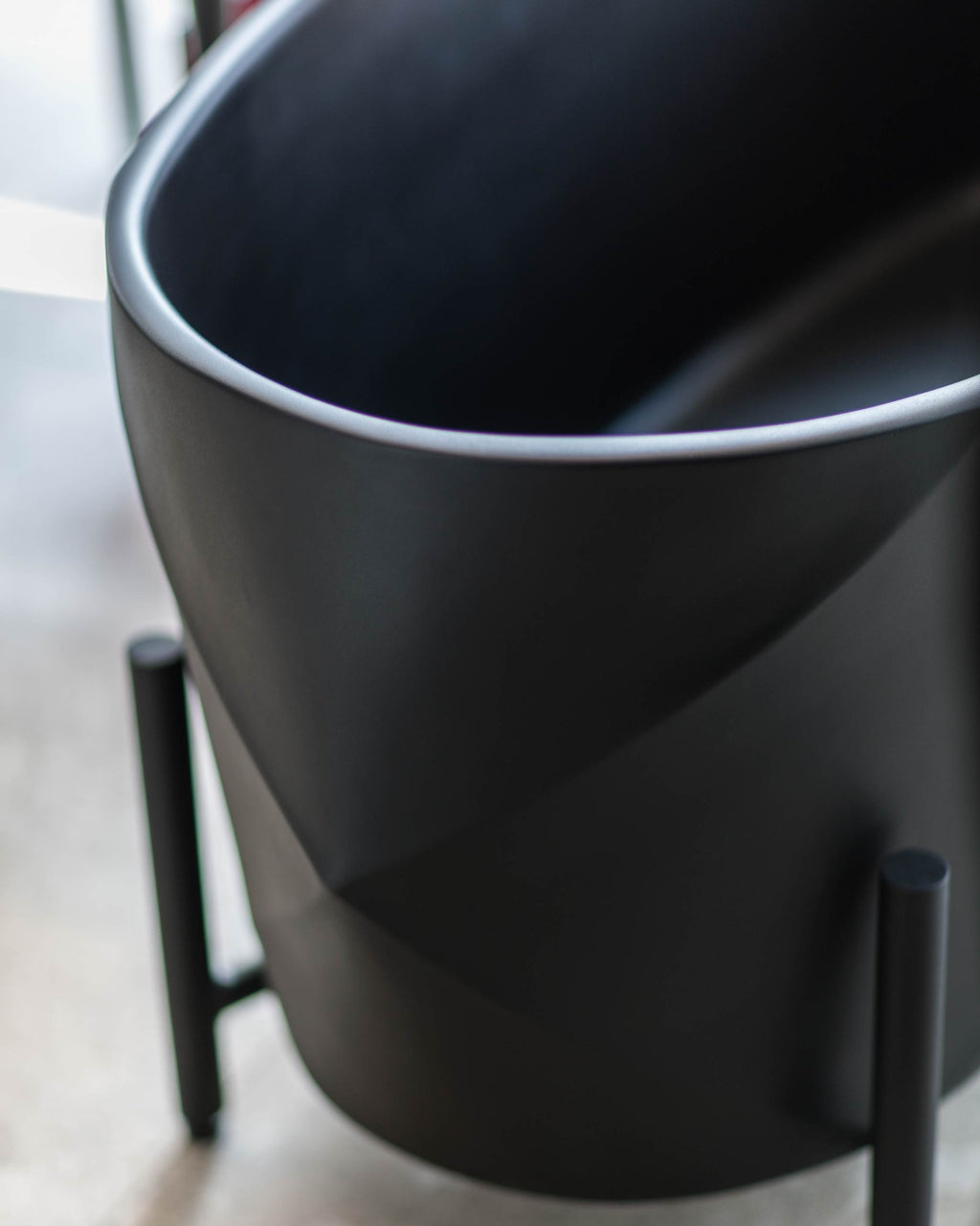 Banheira Facetada Oval – Design por Simone Coste